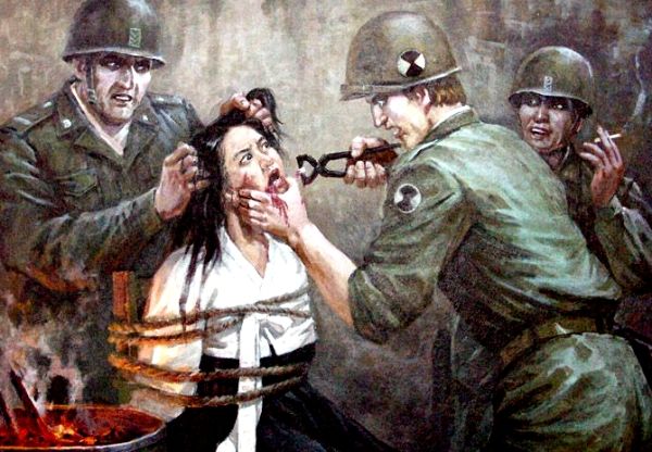 Jankescy żołnierze torturują bezbronną kobietę. Taką wizją historii karmione jest północnokoreańskie społeczeństwo. 