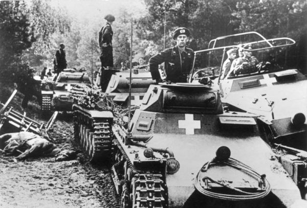 Niemieccy pancerniacy... którzy wcale nie chcieli walczyć (fot. Bundesarchiv, Bild 146-1976-071-36, lic. CC-BY-SA 3.0).