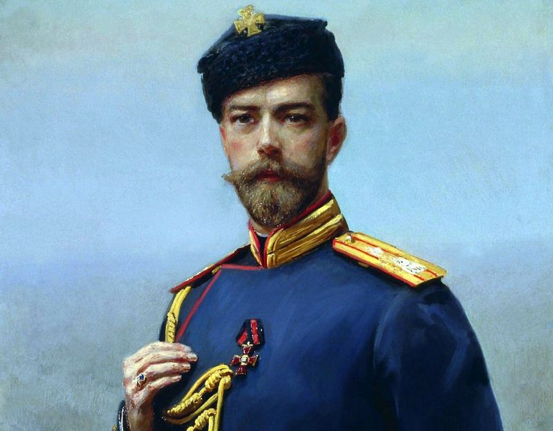 Car Mikołaj II zamiast pozować do tego typu portretów powinien był zdyscyplinować swoich oficerów (obraz Manizera z 1905 roku, domena publiczna).