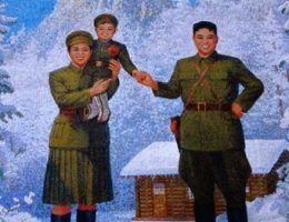 Kilkuletni Kim Dzong Il z rodzicami na partyzanckim szlaku.