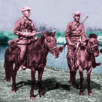 Mongolscy kawalerzyści. To właśnie chęć wypasu wierzchowców, których używali do walki sprowokowała starcie, które wpłynęło na losy II wojny światowej (fot. domena publiczna).