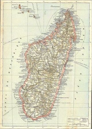 O oto i sam Madagaskar na mapie z okresu, gdy był on francuską kolonią.