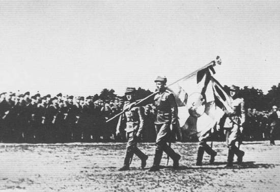 Pierwszą polska jednostką sformowaną na terenie ZSRR pod auspicjami Związku Patriotów Polskich była Dywizja Piechoty im. Tadeusza Kościuszki.