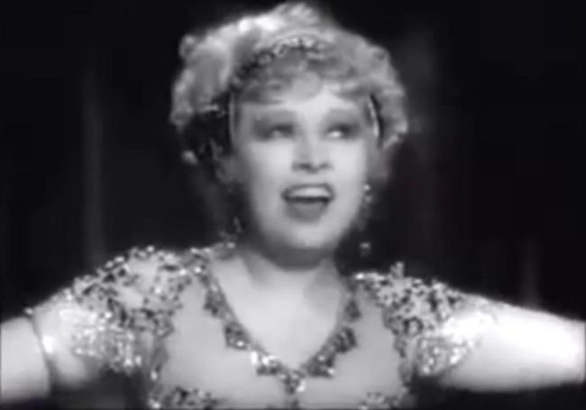 Naczelna skandalistka starego Hollywood. Mae West.