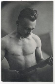 Pilecki był nie tylko bohaterem, ale i przystojnym mężczyzną. Nic dziwnego, że zdobył w końcu serce Marii (fot. archiwum prywatne Andrzeja Pileckiego). Pilecki był nie tylko bohaterem, ale i przystojnym mężczyzną. Nic dziwnego, że zdobył w końcu serce Marii (fot. archiwum prywatne Andrzeja Pileckiego).