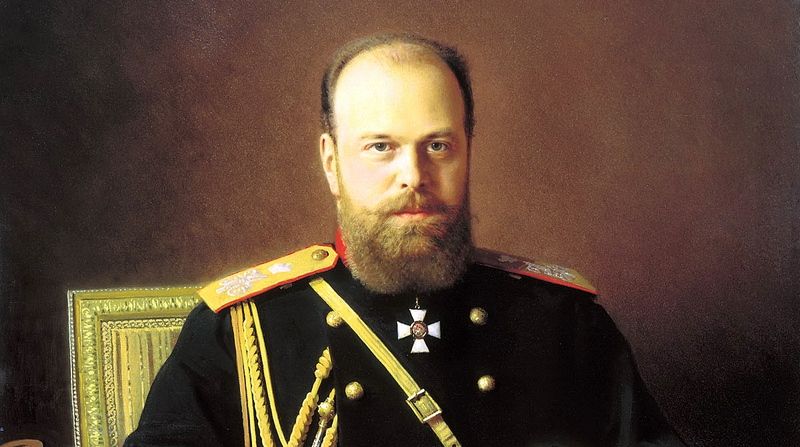 Car Rosji Aleksander III. Choć prywatnie był kuzynem księcia Bułgarii, Aleksandra Battenberga, nie wahał się nasłać na niego "zielone ludziki" (fragment portretu pędzla Iwana Kramskiego, domena publiczna).