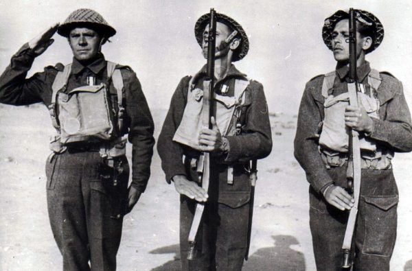Żołnierze Brygady Karpackiej odznaczeni za walkę w Tobruku (fot. domena publiczna).
