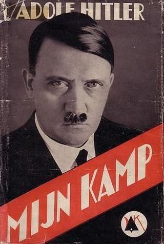 "Mein Kampf", to właśnie ta książka stała się jednym z filarów nazistowskiego antysemityzmu (źródło: domena publiczna).