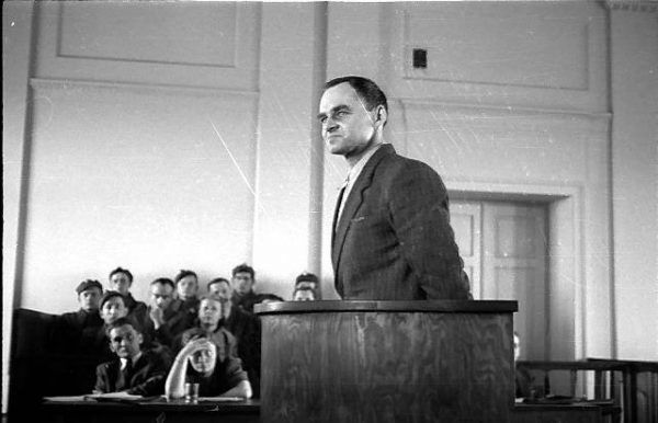 Witold Pilecki w czasie procesu. Wkrótce miał zostać skazany na śmierć i zapomnienie (fot. domena publiczna).