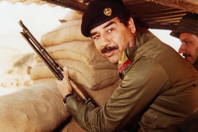 Po tym co wydarzyło się w 1988 roku nawet Saddam Husajn miał dosyć wybryków syna i kazał go aresztować (źródło: domena publiczna).