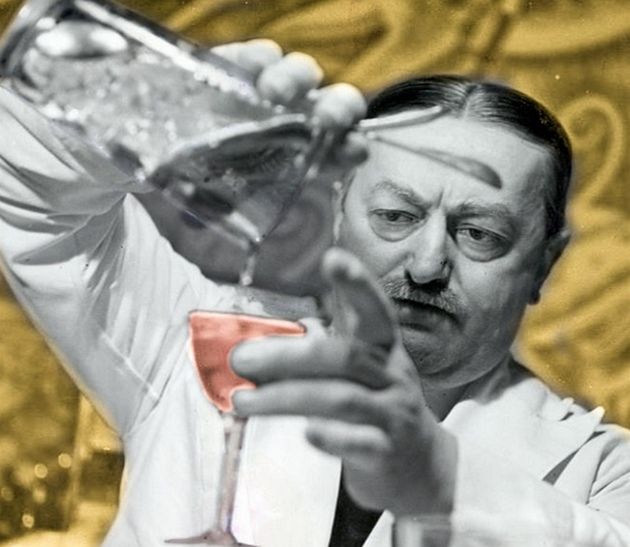 Jak zgładzić Hitlera w przerwie między jednym drinkiem a drugim?