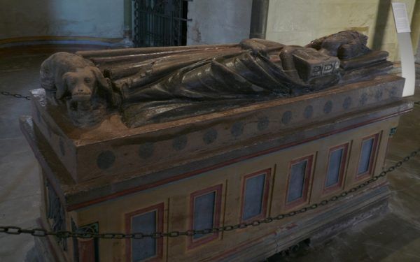 Niespełna 40-letni cesarz Henryk III na wieść o klęsce zadanej z rąk Wieletów wyzionął ducha. Teraz spoczywa pod tym sarkofagiem w Spirze (źródło: domena publiczna).