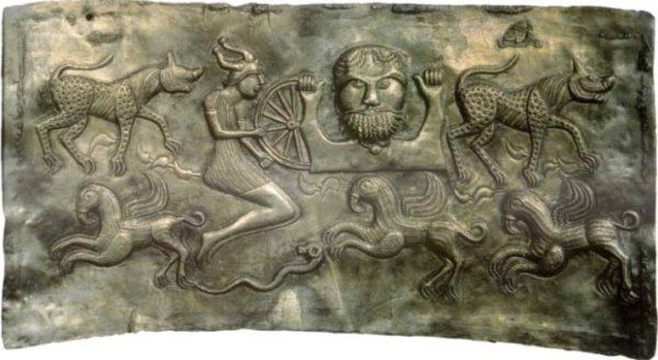 Celtyckie bóstwa były bezwzględne i surowo domagały się ofiary. Wśród nich najważniejszy był Dagda, bóg druidów, rolnictwa, obfitości i płodności (źródło: domena publiczna).