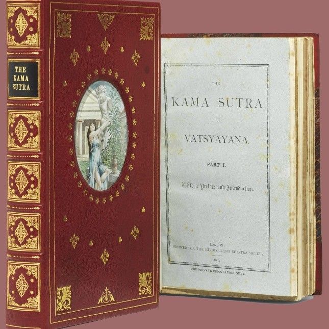 Egzemplarz pierwszego wydania Kamasutry wystawiony na akcji przez Christie's. Sprzedano go w 2012 roku za ponad 17 000 dolarów!