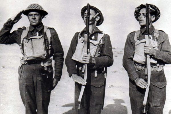 Żołnierze Brygady Karpackiej odznaczeni za walkę w Tobruku (źródło: domena publiczna).