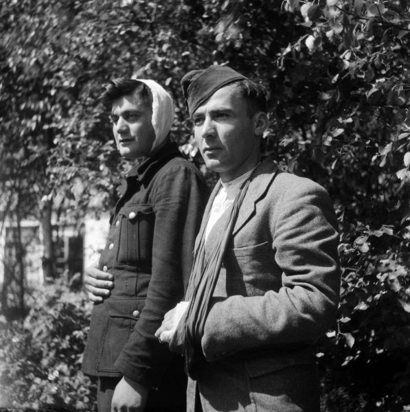 Ranni żołnierze gruzińscy w listopadzie 1945 r. (fot. J.A. van der Vlis / Anefo, ze zbiorów Nationaal Archief, CC BY-SA 3.0 NL).