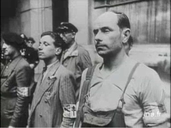 Podczas, gdy inne europejskie partyzantki wzywały do walki, La Resistance namawiał obywateli do... bierności. Przynajmniej do czasu... Na zdjęciu: członkowie ruchu oporu podczas powstania w Paryżu w 1944 roku (źródło: domena publiczna).