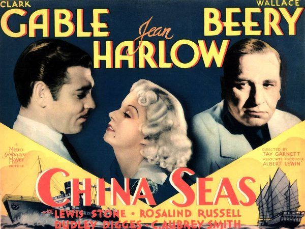 Platynowa, zalotna piękność... można śmiało dodać, że także zabójcza. I to dosłownie... Plakat promujący film "Morze Chińskie" z 1935 roku (źródło: domena publiczna).