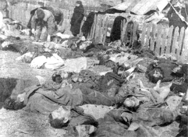 Polacy pomordowani w Lipnikach 26 marca 1943 r. (zdjęcie domena publiczna)