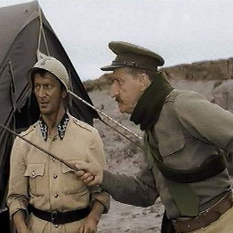 Oto typowy Anglik w konfrontacji z niewolą? Kadr z filmu "Jak rozpętałem drugą wojnę światową". Oto typowy Anglik w konfrontacji z niewolą? Kadr z filmu "Jak rozpętałem drugą wojnę światową".