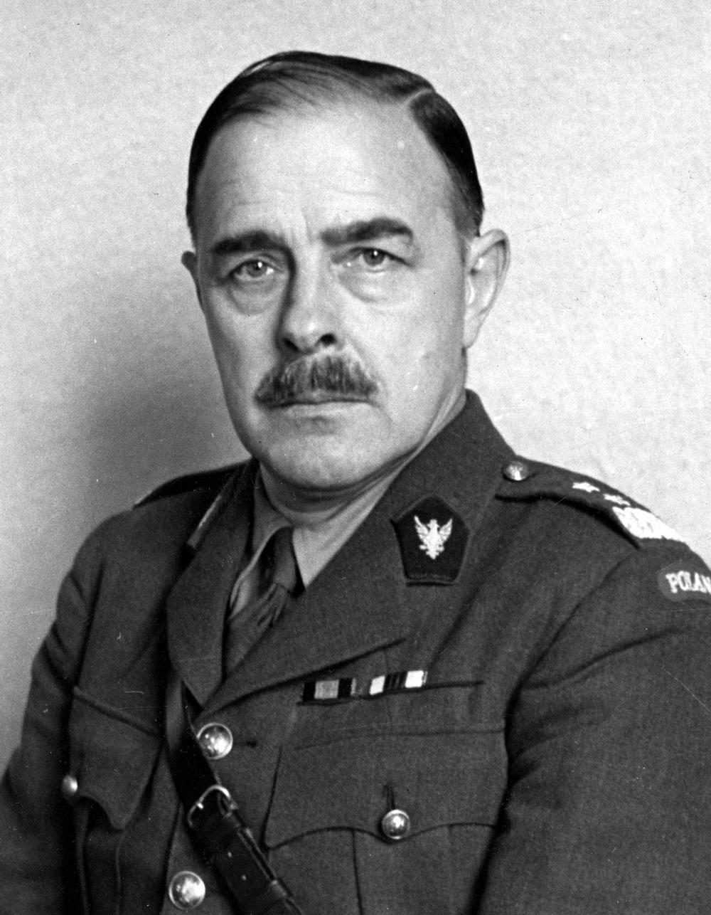 Generał Marian Żegota-Januszajtis został uznany przez NKWD za interesującego rozmówcę ponieważ trzymał się tezy, iż po ataku Niemców na ZSRR Stalinowi będzie potrzebna armia (źródło: domena publiczna).