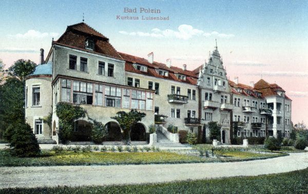 Dom zdrojowy Luisenbad w Bad Polzin (Połczyn-Zdrój) został zmieniony w ośrodek Lebensbornu Pommern. Ilustracja oraz podpis z książki "Brunatna kołysanka" (Agora 2017).