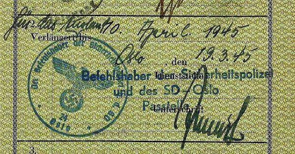 Według Krügera niemieckie paszport miały bardzo słabe zabezpieczenia. na zdjęciu przedłużenie ważności takiego paszportu przez SD w Norwegii w roku 1945 (fot. Huddyhuddy; lic. CC BY-SA 3.0).