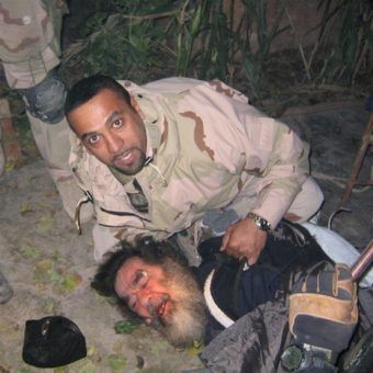 Schwytanie Saddama Husajna. Jego synów czekał jeszcze gorszy koniec (fot. US Army, domena publiczna).