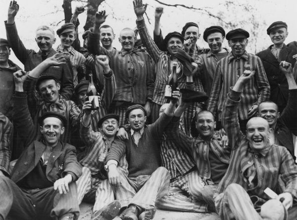 Wyzwoleni więźniowie niemieckich obozów musieli się zderzyć z nową, sowiecką rzeczywistością.
