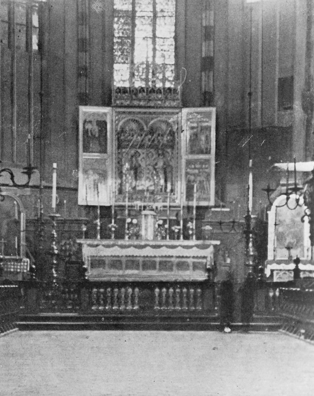 Wnętrze Kościoła Mariackiego bez ołtarza Wita Stwosza.