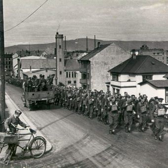 Brytyjskie wojska na ulicach Reykjawíku. Brytyjskie wojska na ulicach Reykjawíku.