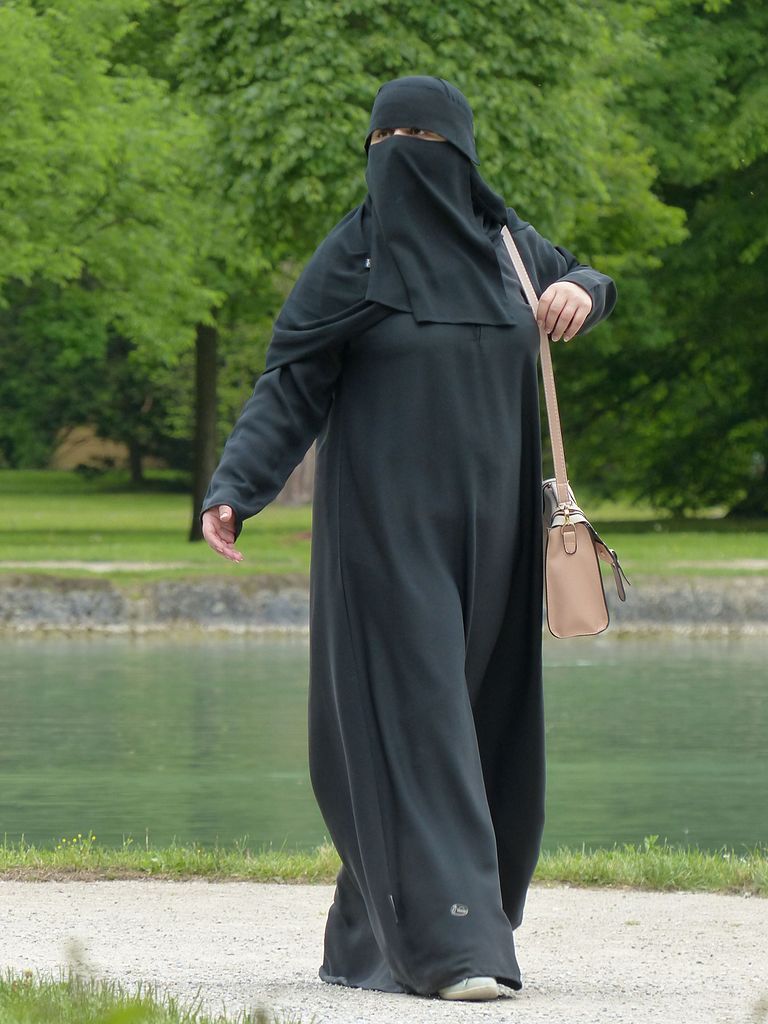 Burki są noszone przez muzułmańskie kobiety nie tylko na terenie Afganistanu.