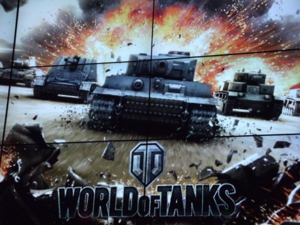 Wyczyn Orlika docenili twórcy gry "World of Tanks". Zdjęcie zrobione podczas Intel Extreme Masters 2013 w katowickim Spodku.