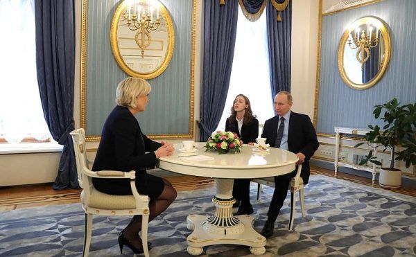 Marine Le Pen nie ukrywa swoich bliskich stosunków z Rosją.