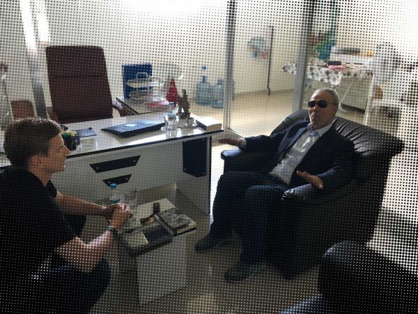 Jacek Tacik w rozmowie z Mehmetem Ali Agcą.