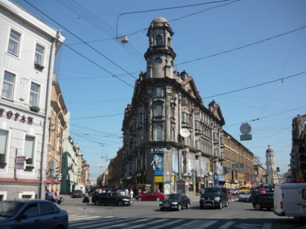 Budynek, w którym mieszkali Czukowska i Bronstein. Budynek, w którym mieszkali Czukowska i Bronstein.