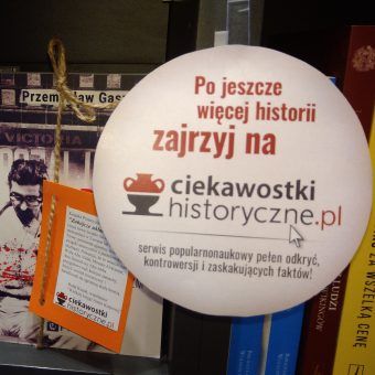 Książki z rabatem znajdziecie w tak oznaczonym miejscu.