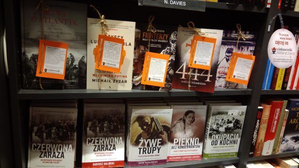 Tuż obok książek w promocji znajdziecie też publikacje z serii Ciekawostek Historycznych.pl.