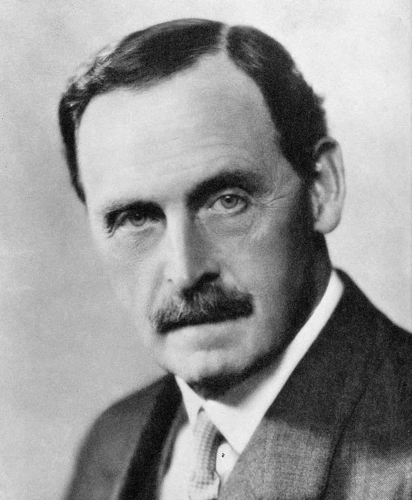 Bertrand Dawson był lekarzem brytyjskiej rodziny królewskiej od 1907 r., a w latach 1931-1937 – przewodniczącym Królewskiego Kolegium Lekarzy.
