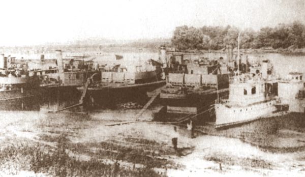 Okręty Dnieprowskiej Flotylli Wojennej w 1919 roku. Okręty Dnieprowskiej Flotylli Wojennej w 1919 roku