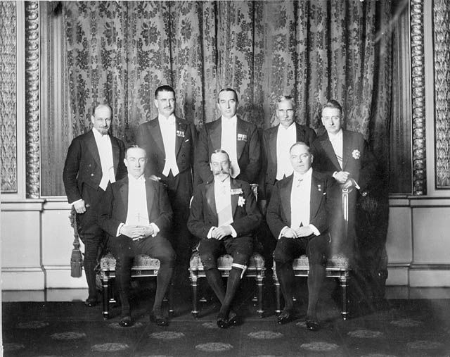 Jerzy V wraz z premierami Wielkiej Brytanii i jej dominiów na Konferencji Imperialnej, Londyn 1926 r.