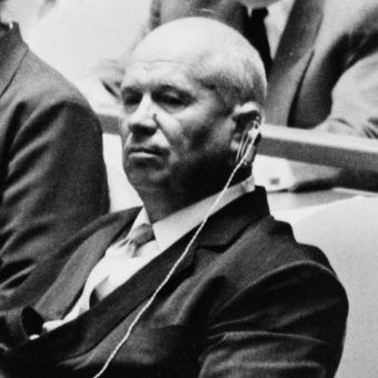 Chruszczow w trakcie Zgromadzenia Ogólnego ONZ, 1960. Chruszczow w trakcie Zgromadzenia Ogólnego ONZ, 1960.