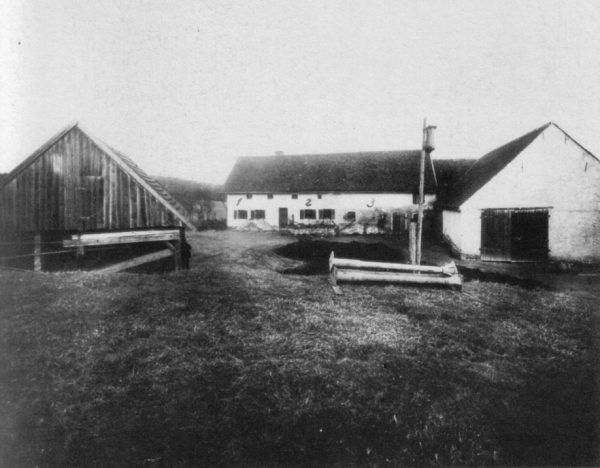 Gospodarstwo Gruberów na fotografii wykonanej 5 kwietnia 1922 roku.