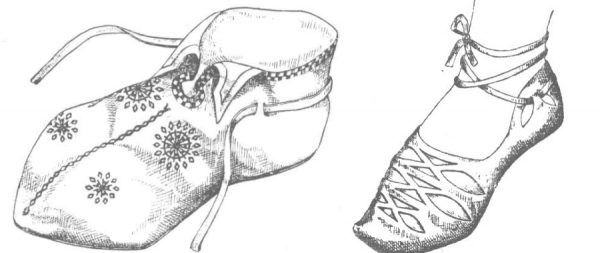 Damskie obuwie z Gdańska (XI-XII wiek) i z Opola (XI wiek).