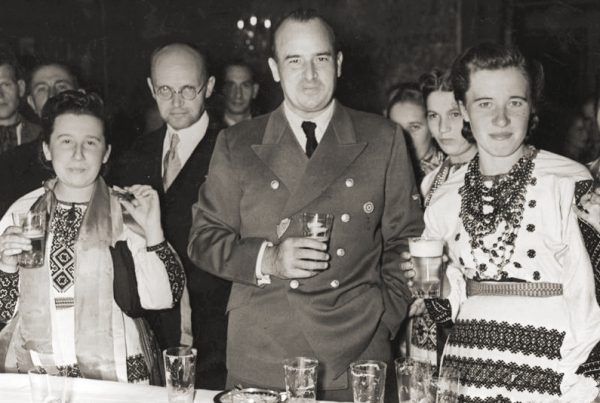 Generalny Gubernator Hans Frank o jasielskiej akcji dowiedział się po czterech dniach. Zdjęcie wykonano około miesiąca później, podczas obchodów dożynek na Wawelu.