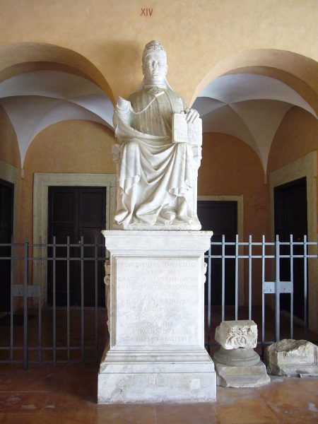 Pomnik papieża Bonifacego IX w bazylice św. Pawła za Murami.
