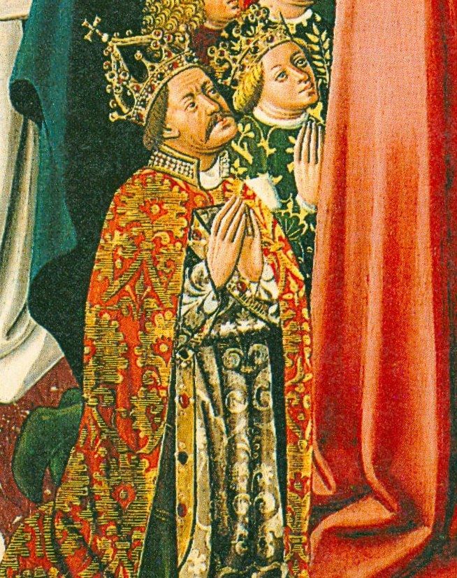 Albrecht V zgromadził aż trzy korony dzięki udanemu małżeństwu. Utrzymanie ich było znacznie trudniejsze. Na malowidle modlący się Albrecht, a za nim żona Elżbieta.