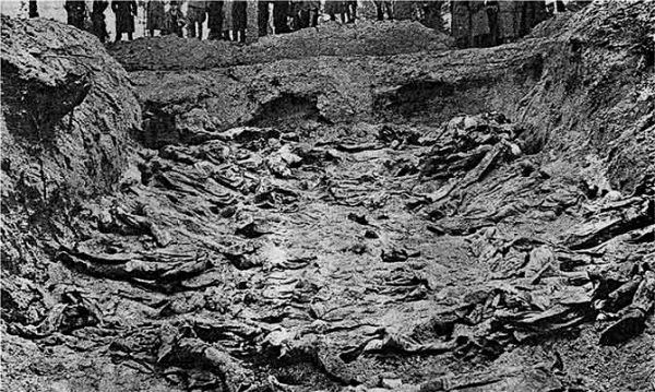 Katyn_massacre_1-600x359.jpg