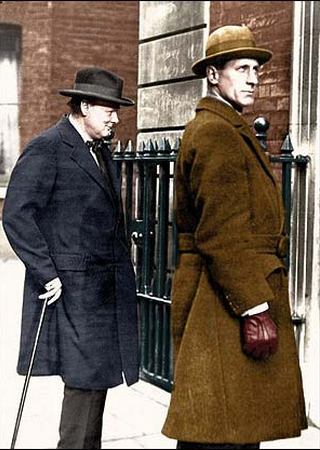Winston Churchill i jego ochroniarz Walter Thompson. To właśnie dzięki relacji tego ostatniego wiemy o płaczliwej naturze brytyjskiego premiera.