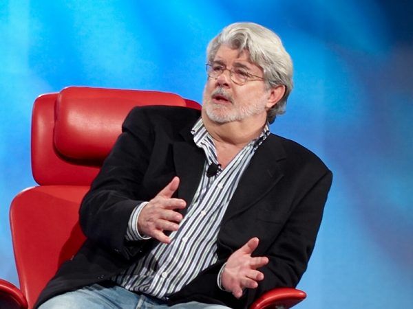 40 lat temu ten pan nawet nie spodziewał się, że jego niewinny pomysł na film tak bardzo zmieni świat. George Lucas w 2007 roku (fot. Joi Ito, Flickr, lic. CC BY 2.0). 40 lat temu ten pan nawet nie spodziewał się, że jego niewinny pomysł na film tak bardzo zmieni świat. George Lucas w 2007 roku (fot. Joi Ito, Flickr, lic. CC BY 2.0).
